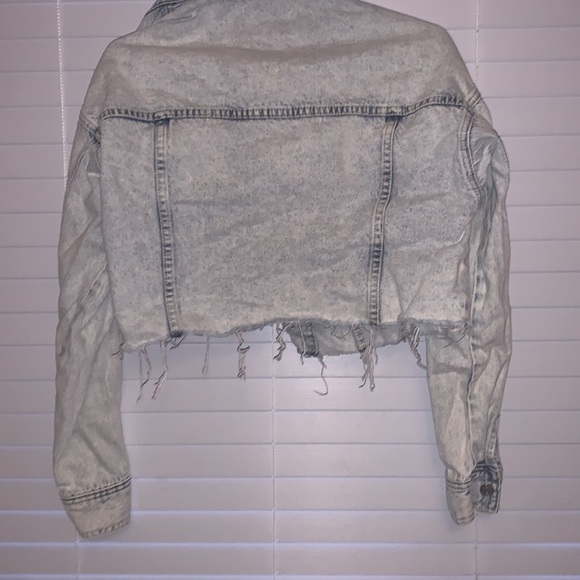 Cropped Jean Jacket - Picture 3 of 3